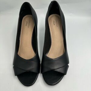 Clarks Women’s Comfort Alice Fern Black Leather Open Toe Shoes  size 10M